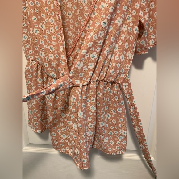 Sienna Sky Blouse with Wrap Around Tie & Flutter Sleeves - Size M - Picture 5 of 8